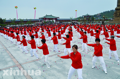 南山集團的責(zé)任與擔(dān)當(dāng):擴就業(yè)興教育關(guān)愛老人