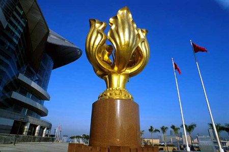 內(nèi)地土豪扎堆赴港買(mǎi)保險(xiǎn)