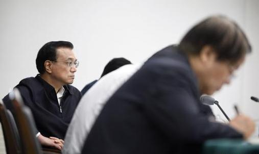 李克強在赤峰召開企業(yè)與金融機構(gòu)負(fù)責(zé)人座談會