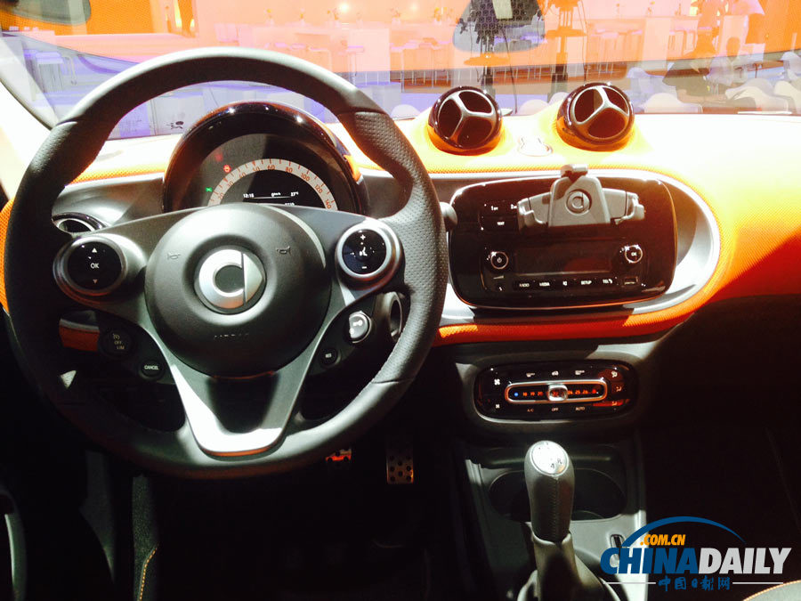 德國(guó)正式發(fā)布smart兩新車型 明年進(jìn)入中國(guó)市場(chǎng)