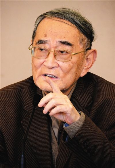 厲以寧:經(jīng)濟長期超高速增長害處大