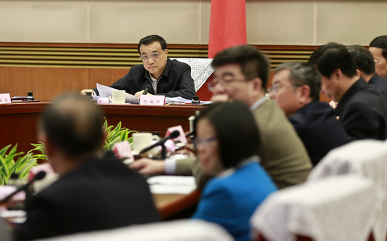 座談會(huì)現(xiàn)場(chǎng)：總理為什么打斷他們的發(fā)言？