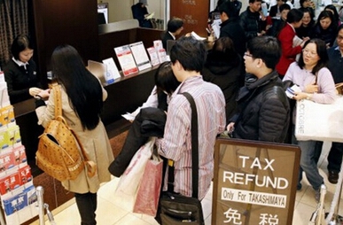 國內(nèi)攢錢國外花成時(shí)尚 國人奢侈品消費(fèi)76%在境外