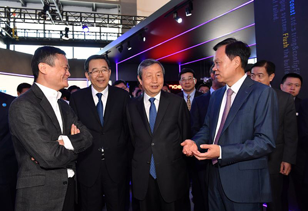 馬云貴陽(yáng)數(shù)博會(huì)演講頻爆金句：未來(lái)30年是最佳換道超車時(shí)代