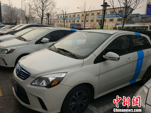 北京街頭的“共享汽車”。<a target=&apos;_blank&apos; href=&apos;http://www.chinanews.com/&apos; _fcksavedurl=&apos;http://www.chinanews.com/&apos; ></table><p align=
