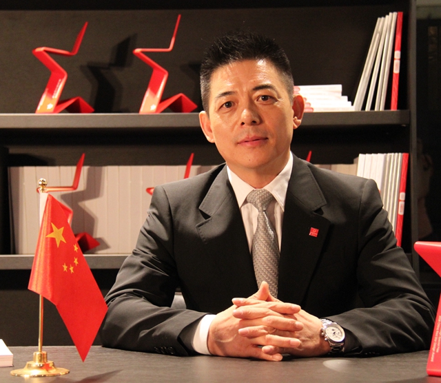 “中國設(shè)計(jì)”系列報(bào)道②紅星獎陳冬亮：科技+工業(yè)設(shè)計(jì)讓“中國制造”震驚世界