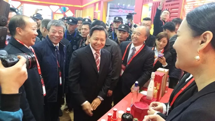 古井貢酒點(diǎn)亮上海國際酒交會的舞臺
