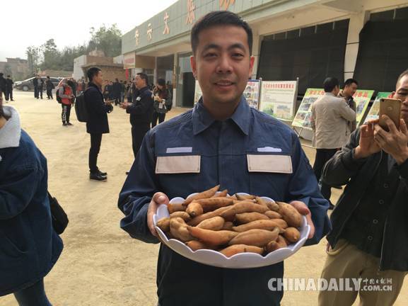 【十九大精神進(jìn)央企】南方電網(wǎng)：打通扶貧的“最后一公里”