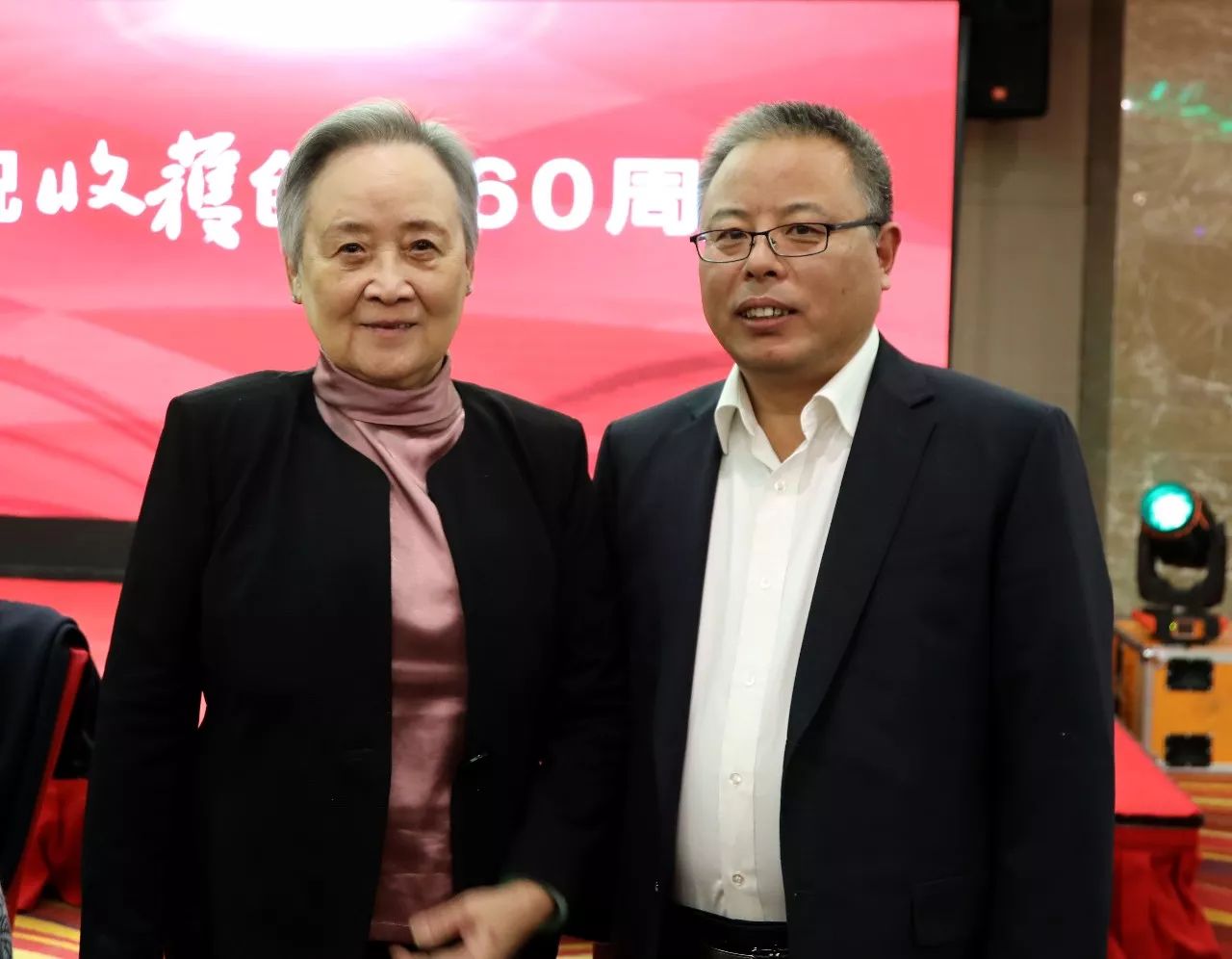 文學(xué)家園：大咖舉杯古井貢，共慶《收獲》60年！