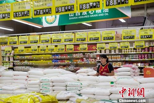 2017中國經(jīng)濟(jì)年度成績單：消費拉動開啟新引擎