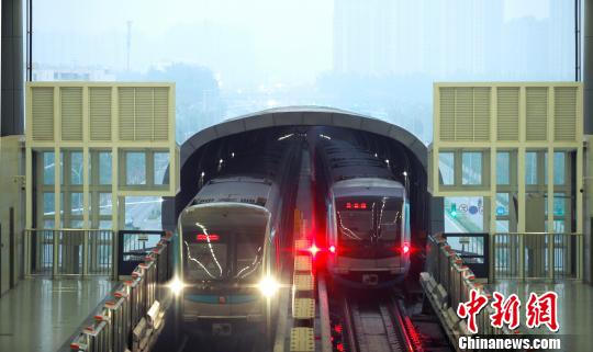中國城市軌道交通“世界最長(zhǎng)” 運(yùn)營上要下功夫